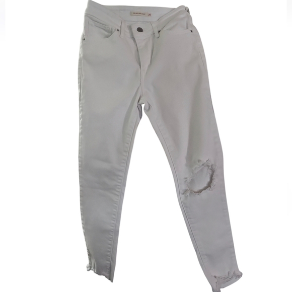 Levi's Pants - Levi's White Denim Jeans Size 25 721 High Rise Skinny